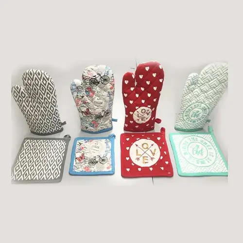 Glove & Pot Holder image 2